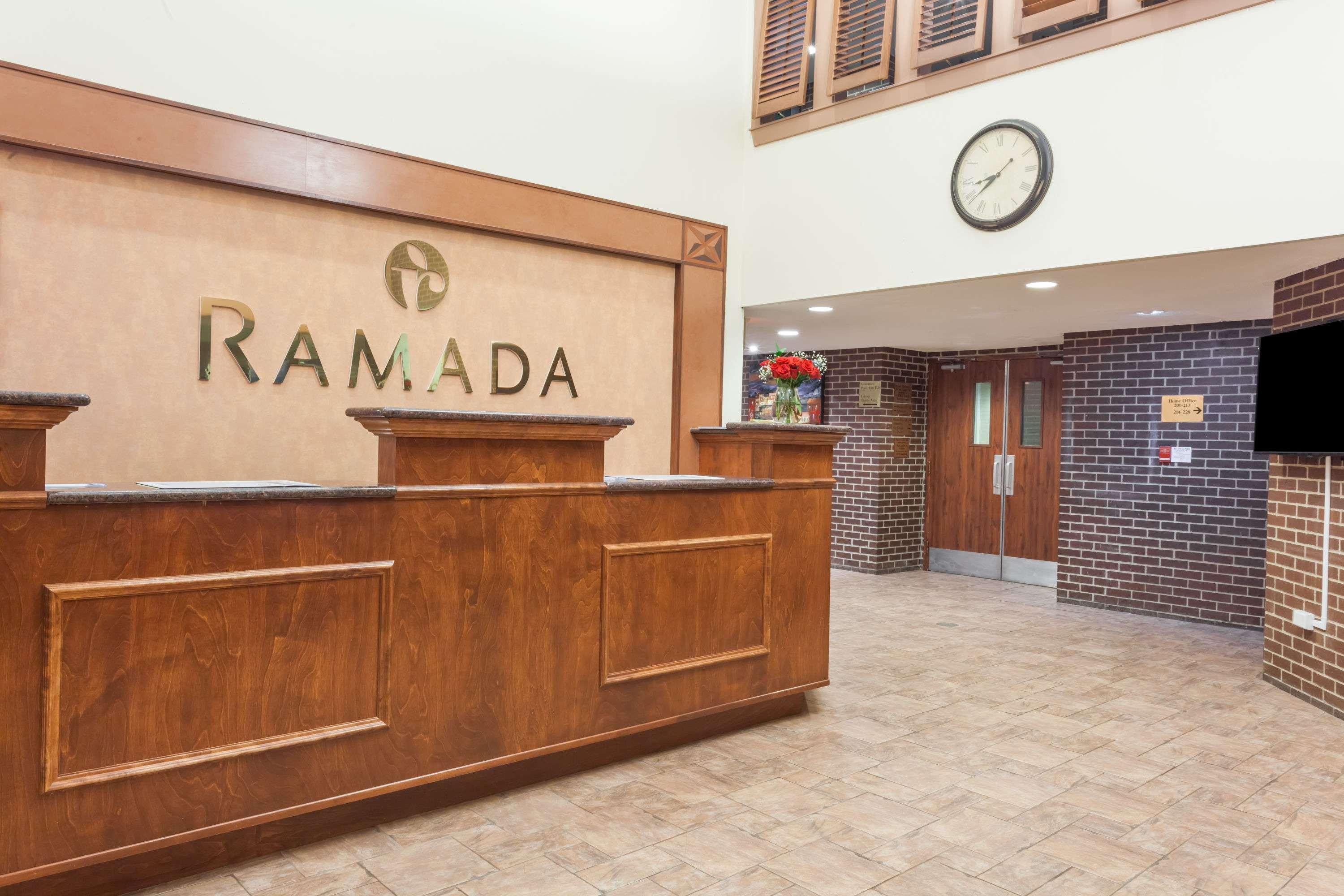 Hotel Ramada By Wyndham Fredericton Exterior foto